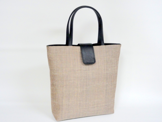 1048B ベロ付き手提げ（底・ミツケ・ベロ・手色革附属使用）B